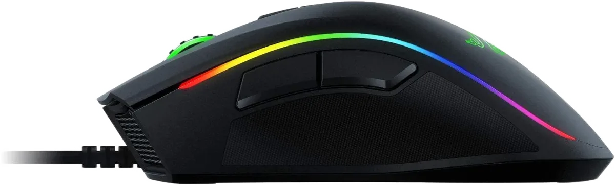 Razer Mamba Elite — Profili anësor tregon kapjen me teksturë dhe shiritin e ndriçuar.