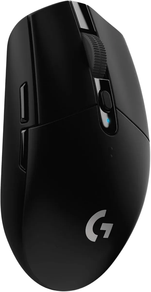 Logitech G305 Black — G305 i zi ruan një formë kompakte dhe të thjeshtë.