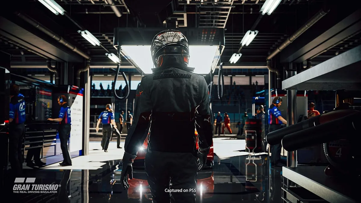 Gran Turismo 7 — Garazhi lidh koleksionimin e makinave me përgatitjen për garën.